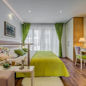 Room&studio Just Enjoy Apartment Split