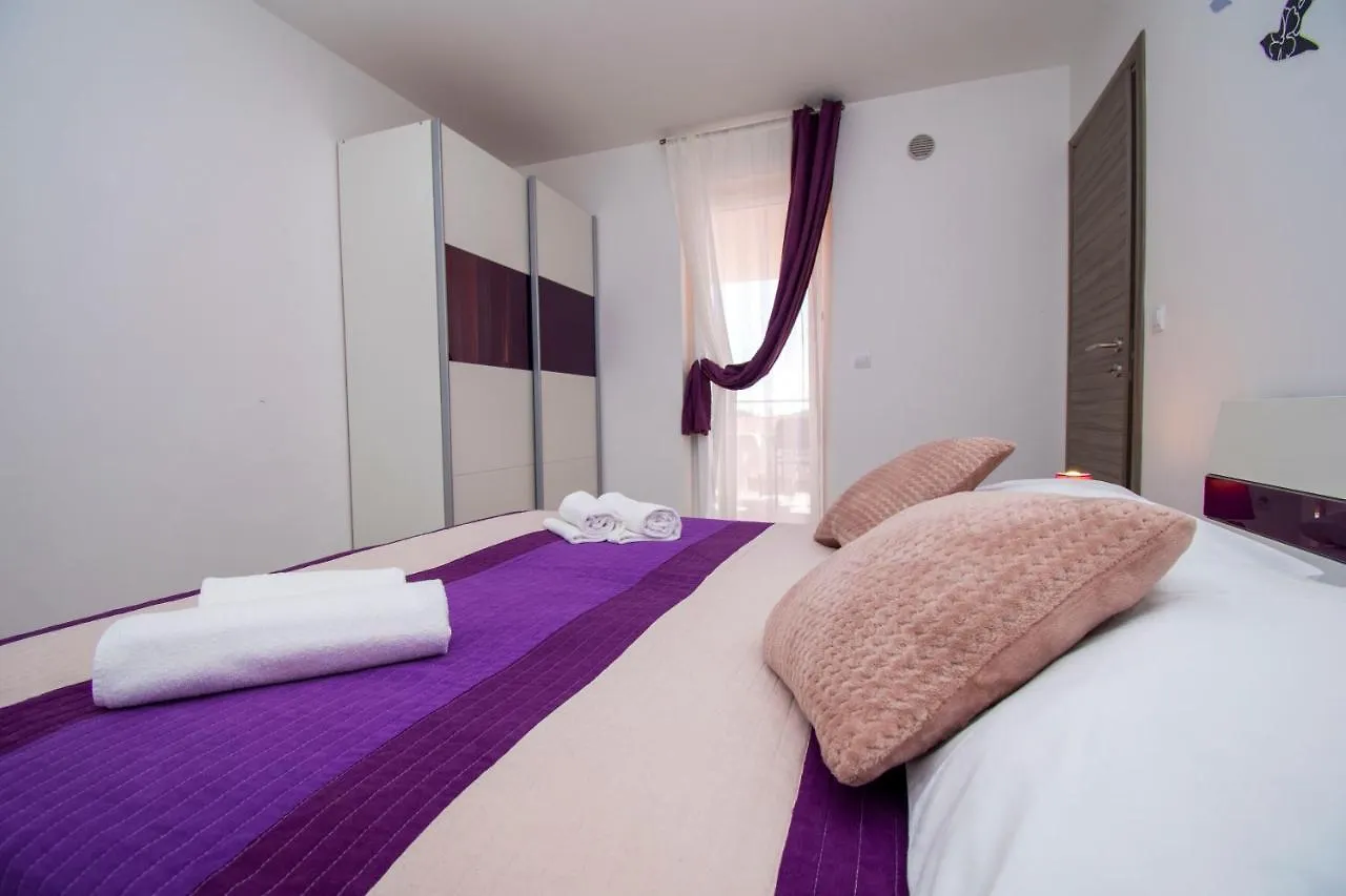 Apartment Lotuspoolapart Premantura Kroatien
