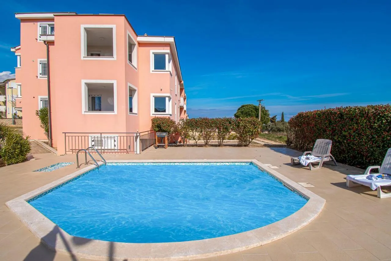 Apartment Lotuspoolapart Premantura